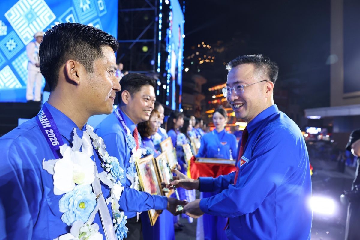 undefined Hội Liên hiệp Thanh niên Việt Nam đón nhận Huân chương Lao động hạng Nhất