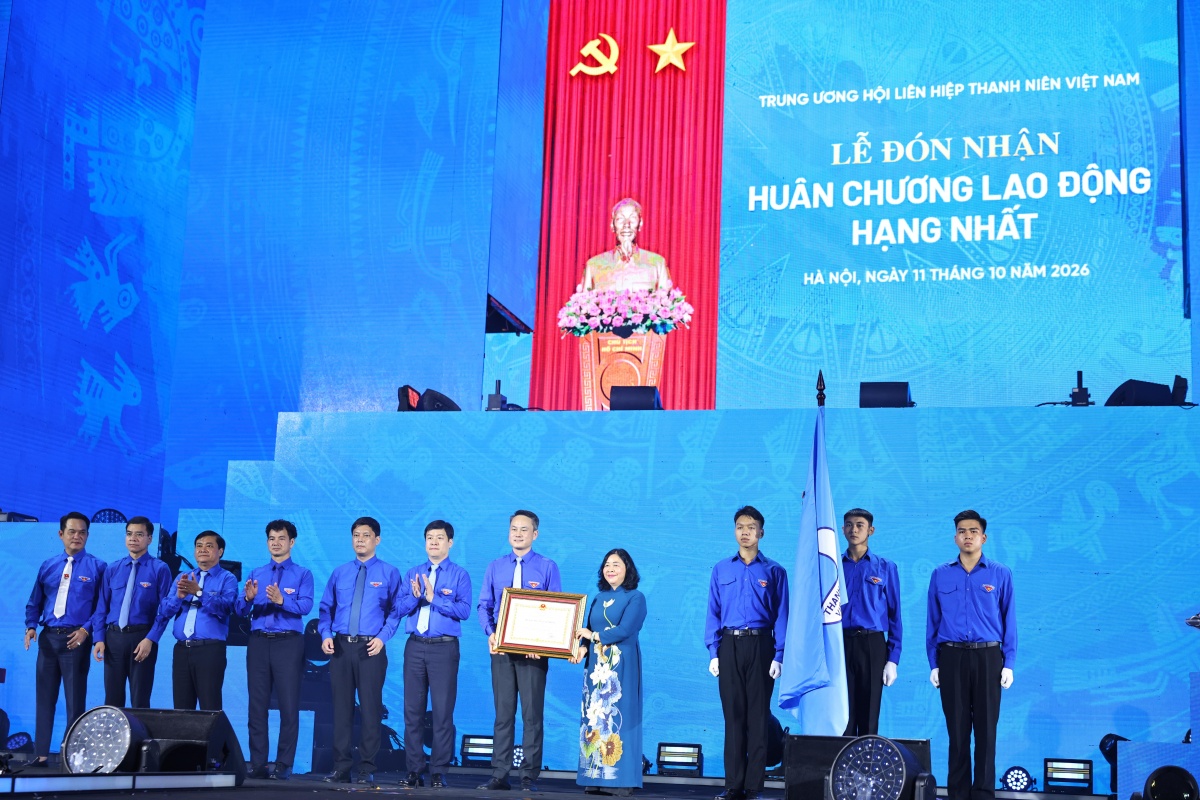 undefined Hội Liên hiệp Thanh niên Việt Nam đón nhận Huân chương Lao động hạng Nhất