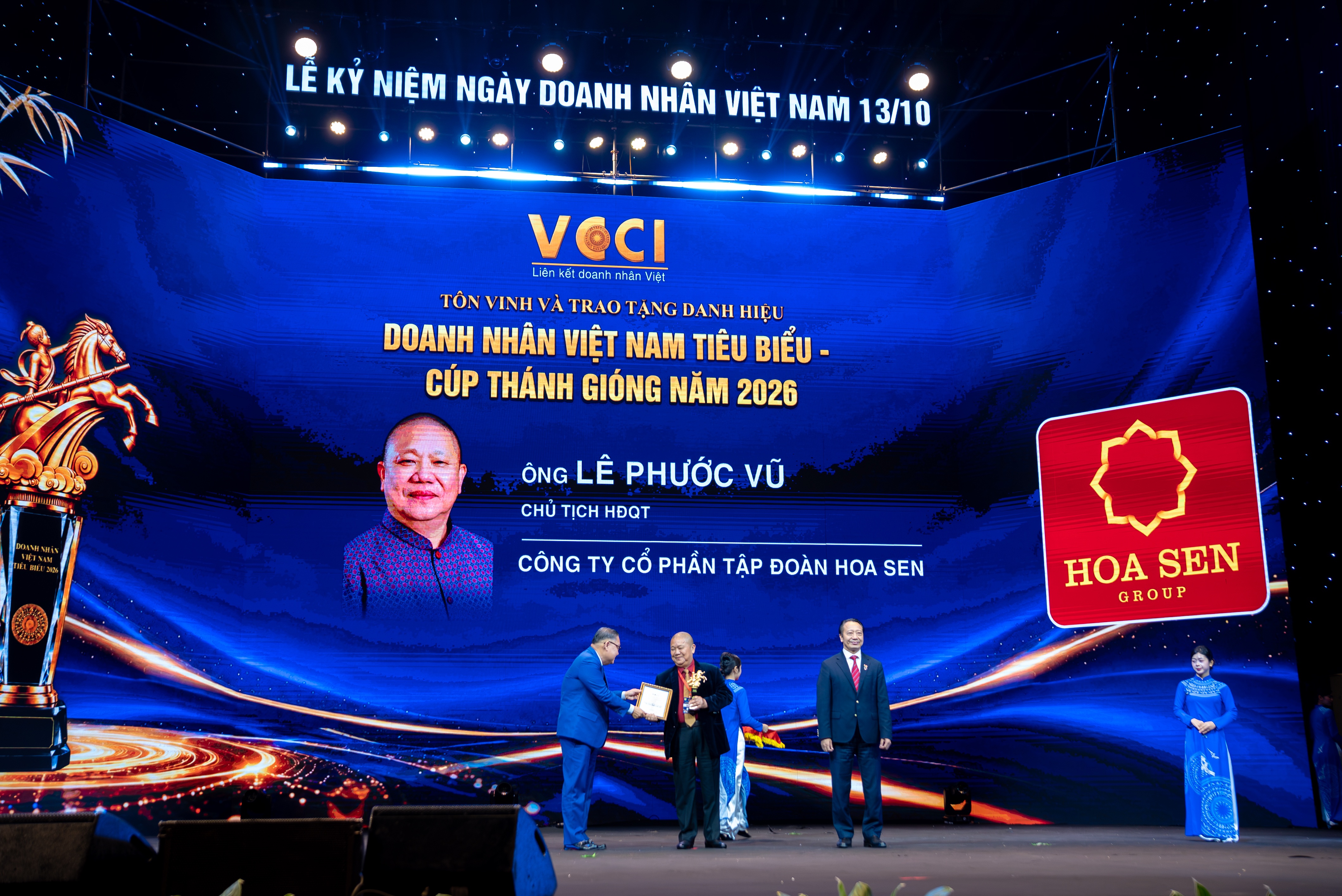 Chủ tịch Tập đoàn Hoa Sen Lê Phước Vũ được vinh danh Doanh nhân Việt Nam tiêu biểu, Cúp Thánh Gióng 2026