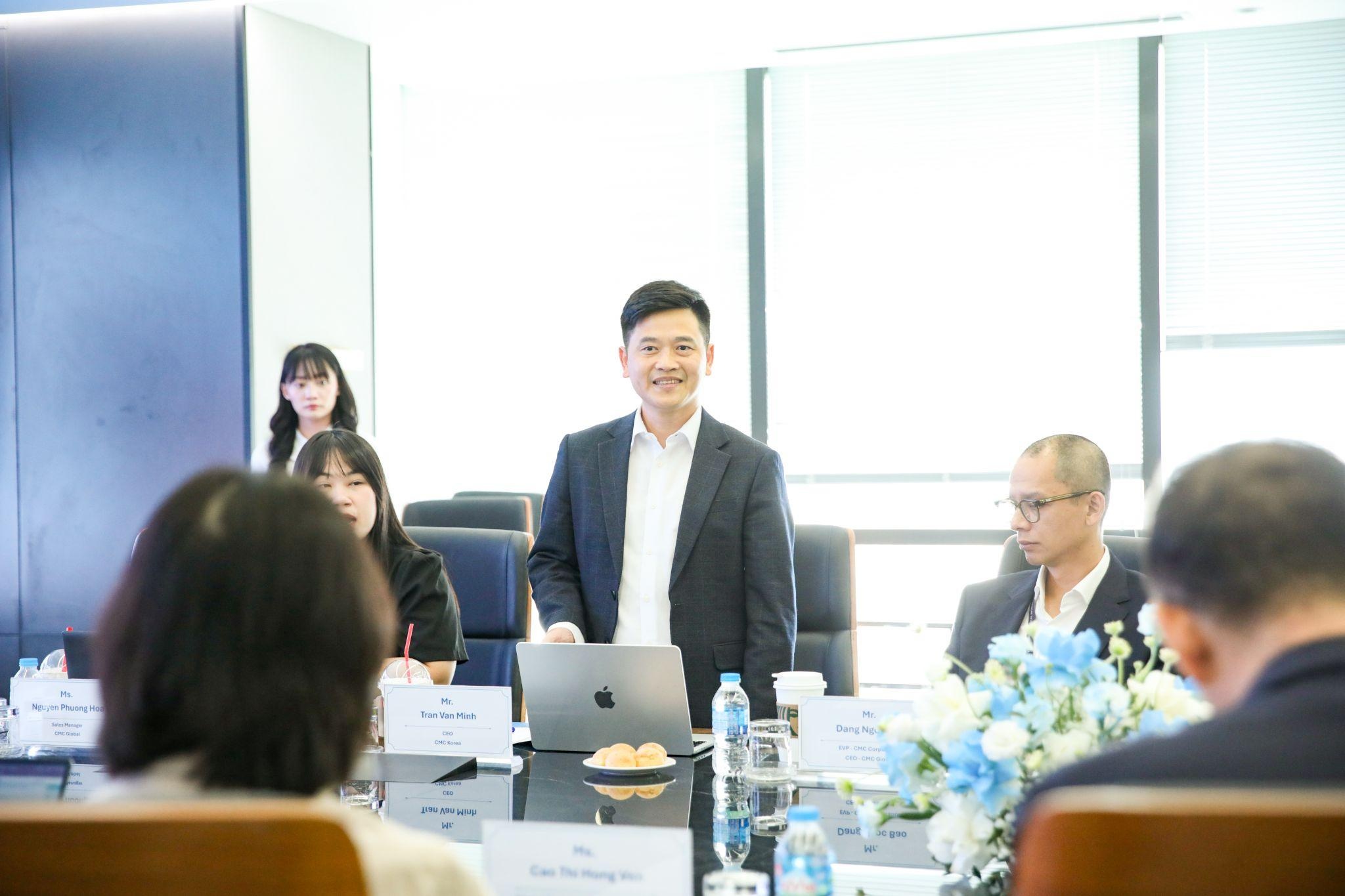 Ảnh 5: Ông Trần Văn Minh, CEO CMC Korea, chia sẻ về định hướng hợp tác giữa CMC và LOTTE Innovate. Ảnh 5: Ông Trần Văn Minh, CEO CMC Korea, chia sẻ về định hướng hợp tác giữa CMC và LOTTE Innovate.
