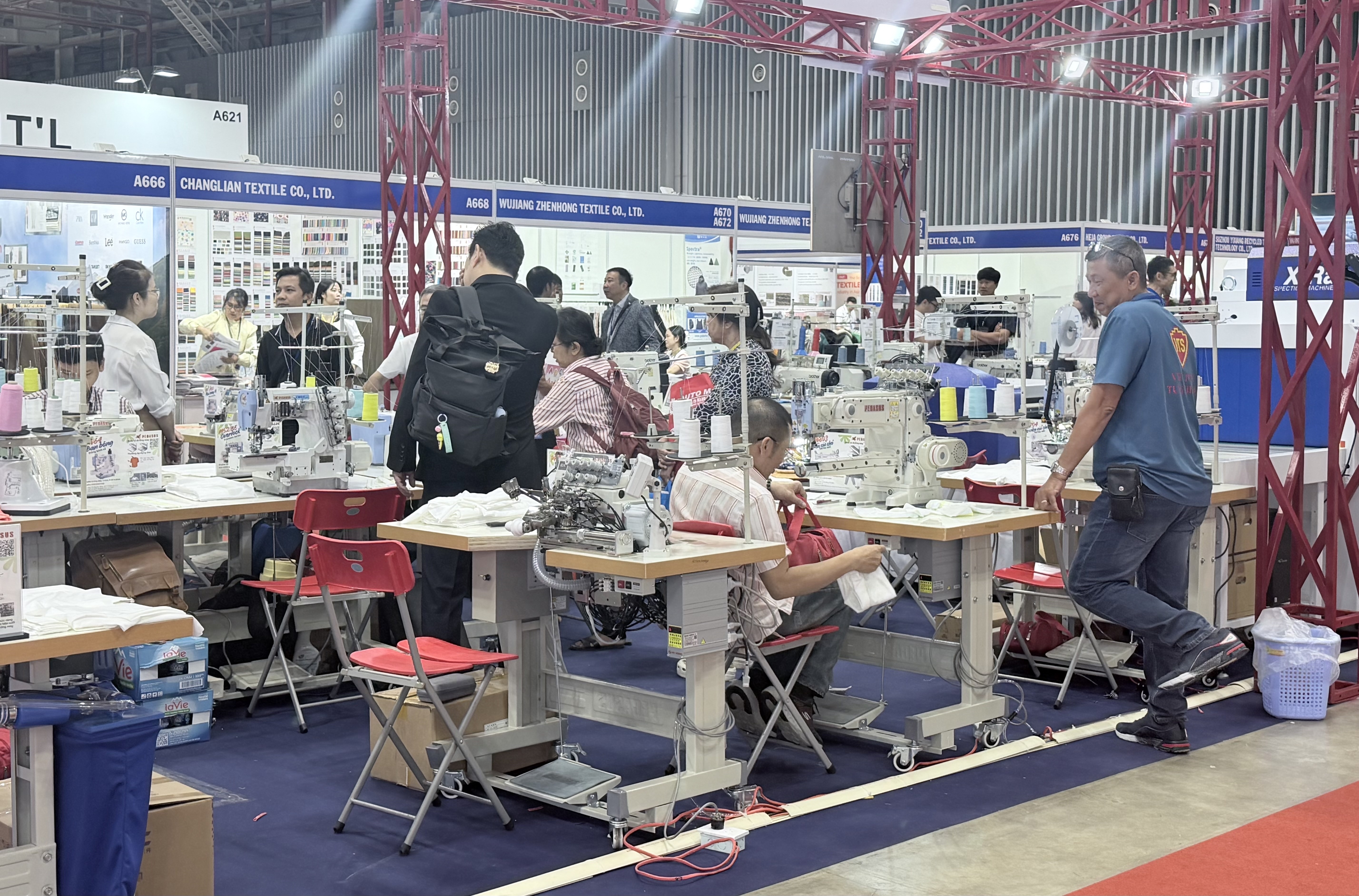 Triển lãm dệt may quốc tế quy tụ 400 thương hiệu toàn cầu