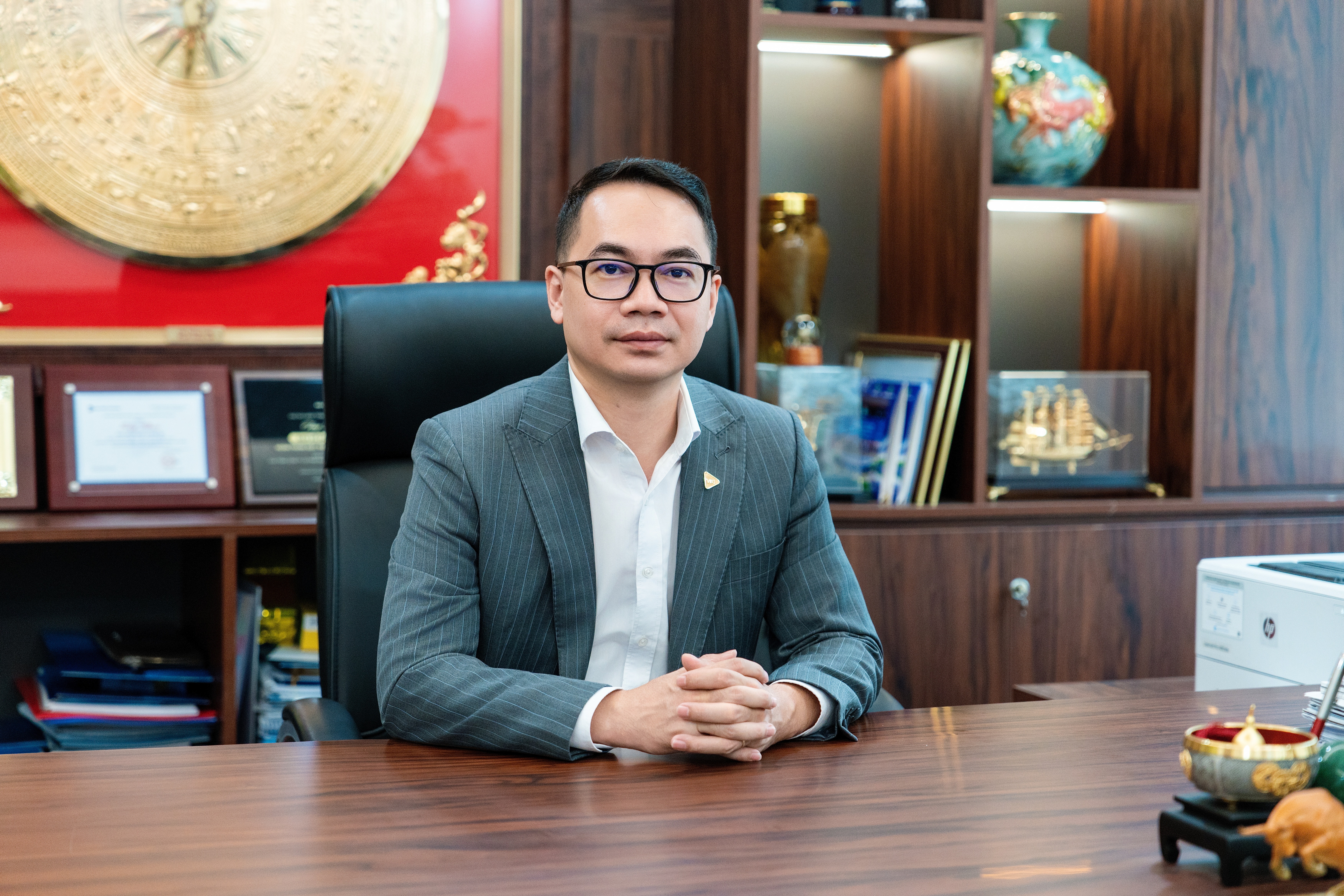 Từ đổi mới tư duy lãnh đạo của tổ chức đảng đến nâng cao hiệu quả quản trị Công ty bảo hiểm