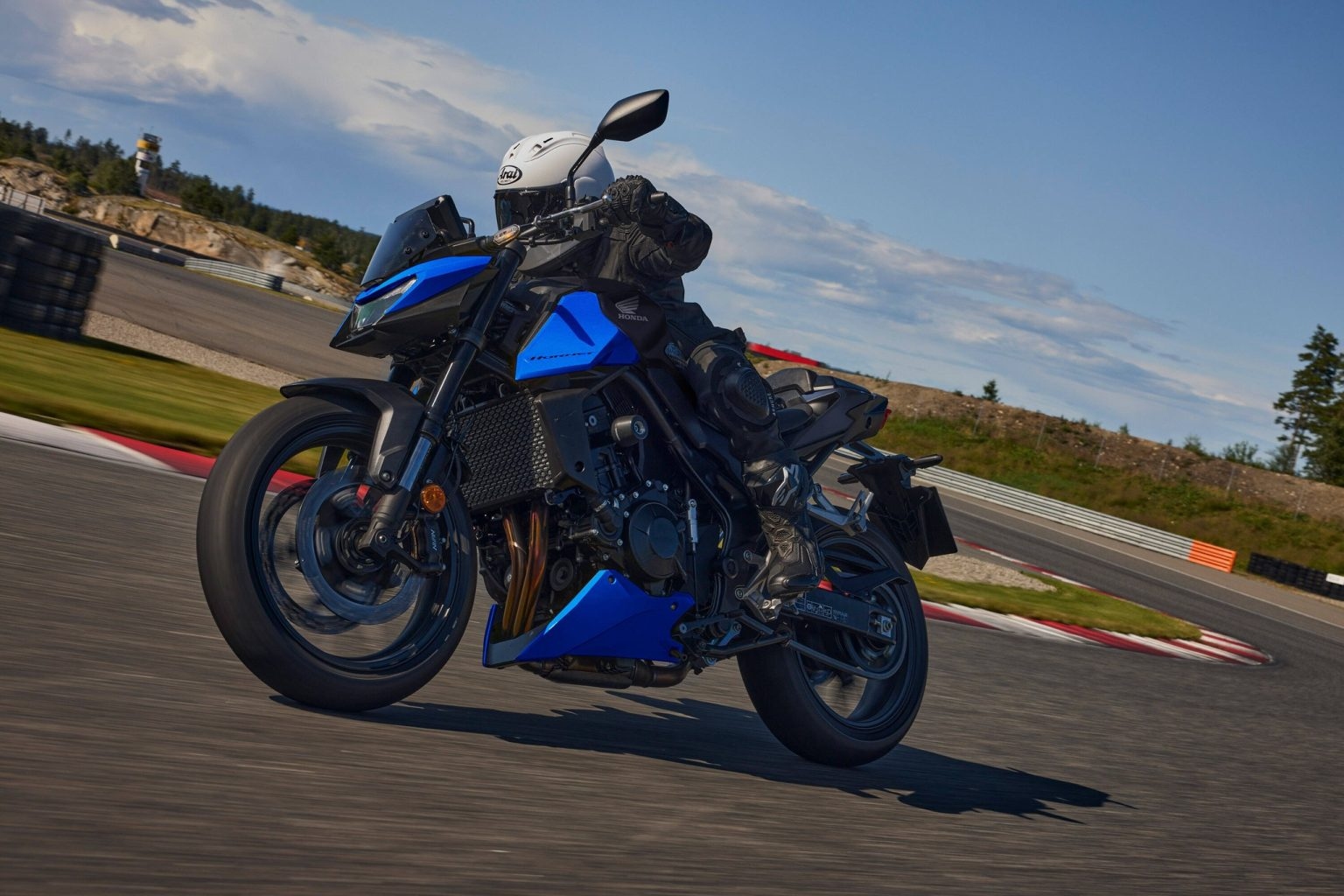 Honda trình làng CB750 Hornet 2027 'giá rẻ giật mình' Honda trình làng CB750 Hornet 2027 'giá rẻ giật mình'
