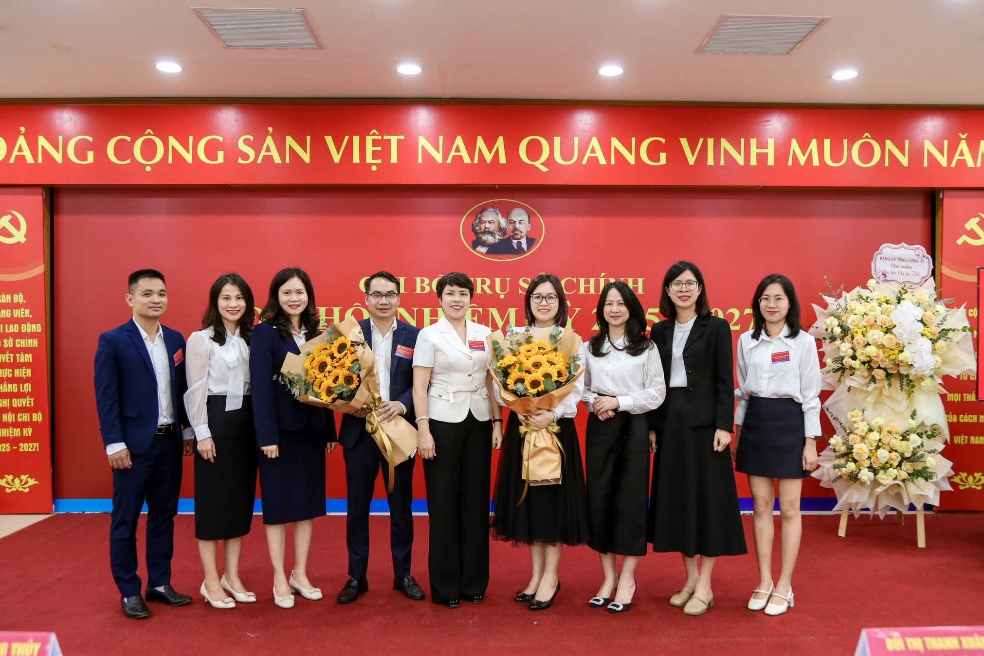 Ứng dụng trí tuệ nhân tạo: Từ đổi mới tư duy lãnh đạo của tổ chức đảng đến nâng cao hiệu quả quản trị doanh nghiệp