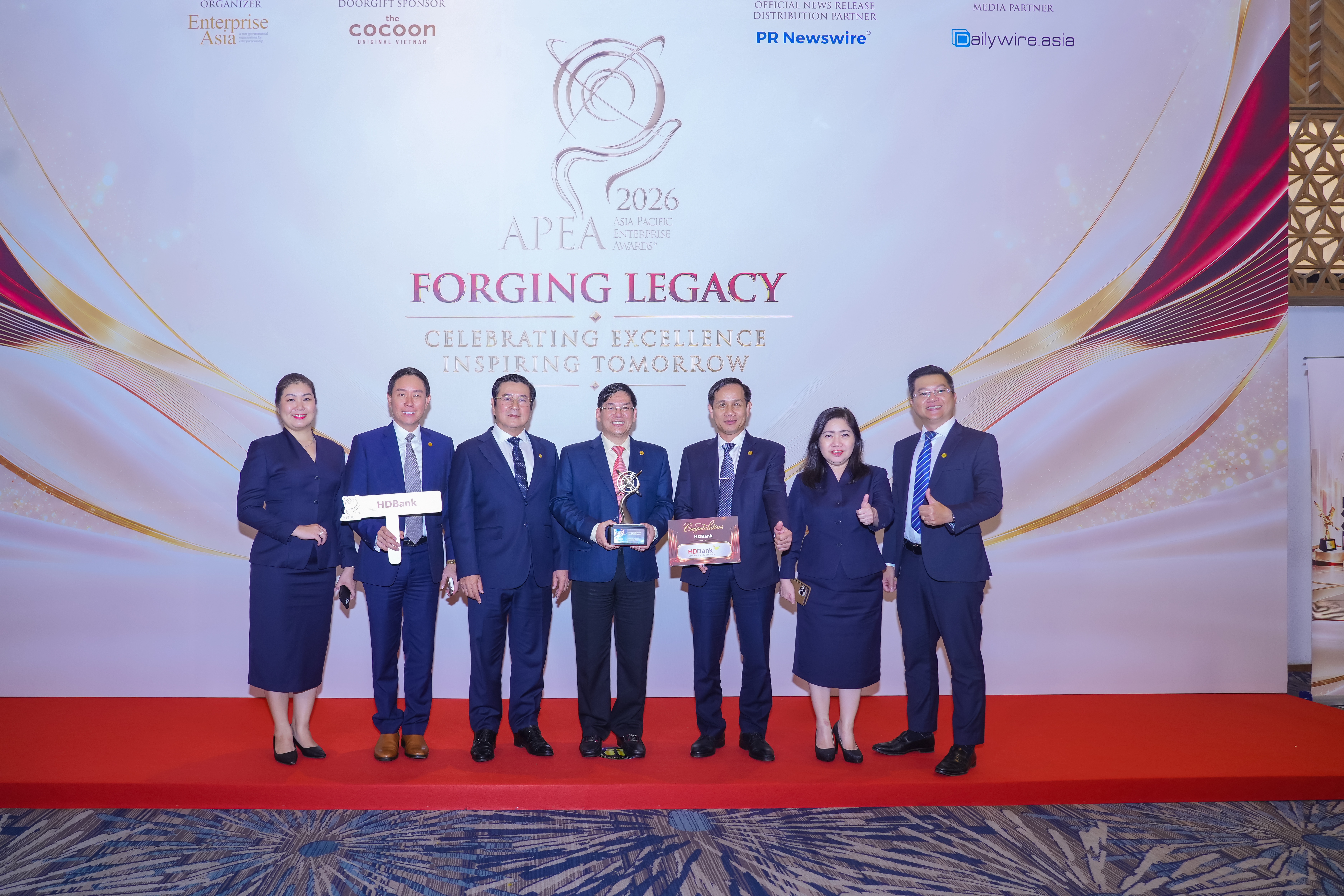 Những ghi nhận tại APEA 2026 tiếp thêm động lực để tập thể HDBank củng cố nền tảng quản trị, tạo giá trị lâu dài cho khách hàng, cổ đông và cộng đồng, góp phần nâng cao vị thế ngân hàng Việt Nam trong khu vực.
