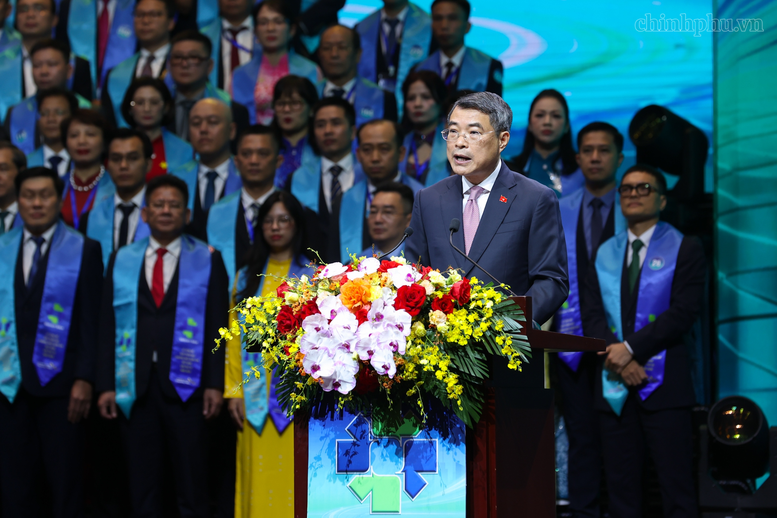Thủ tướng đề nghị cộng đồng doanh nghiệp, nhất là các doanh nghiệp có sản phẩm đạt Thương hiệu quốc gia, tập trung vào 5 nhiệm vụ trọng tâm 
