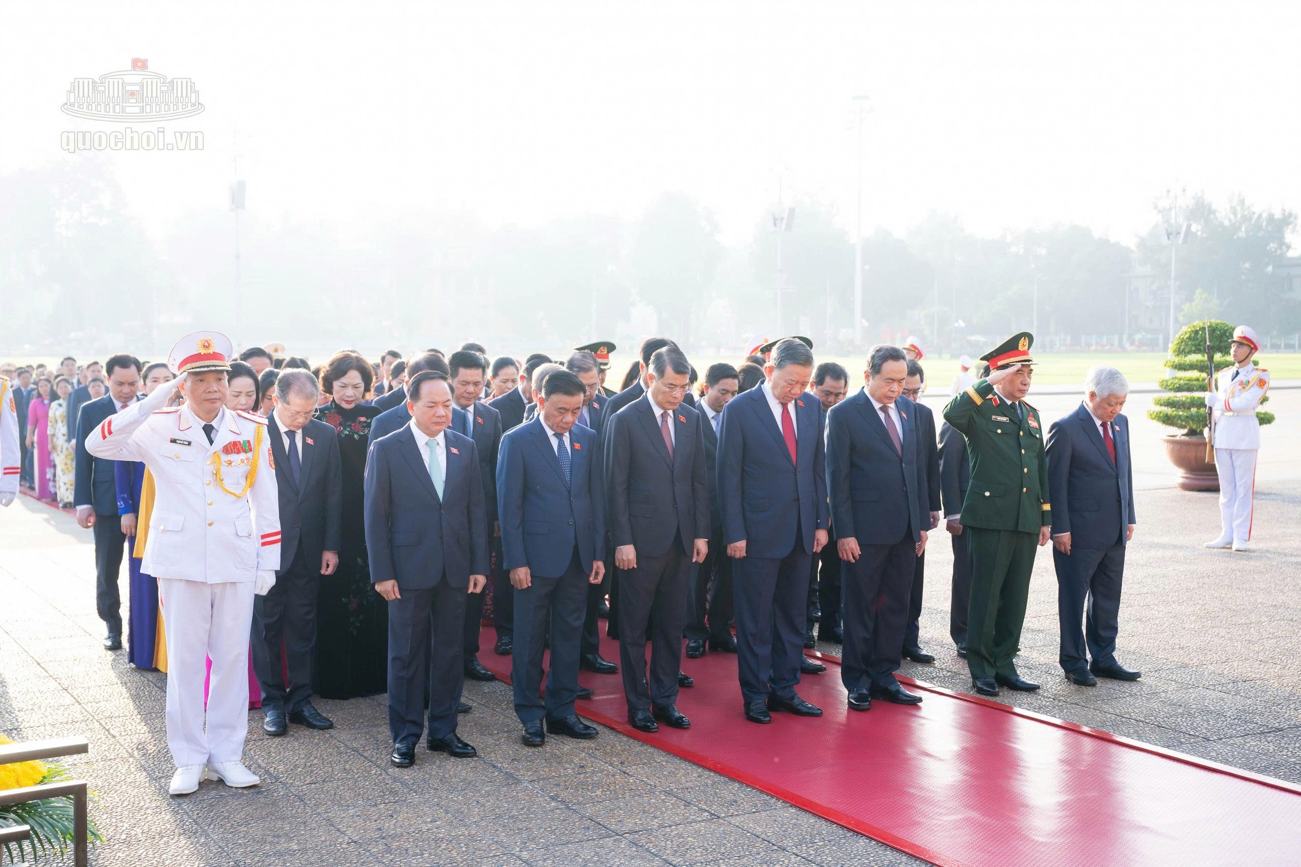 Khai mạc Kỳ họp thứ Hai, Quốc hội khóa XVI: Mỗi quyết sách phải nhanh, đúng, trúng, khả thi, tạo chuyển biến rõ rệt Khai mạc Kỳ họp thứ Hai, Quốc hội khóa XVI: Mỗi quyết sách phải nhanh, đúng, trúng, khả thi, tạo chuyển biến rõ rệt