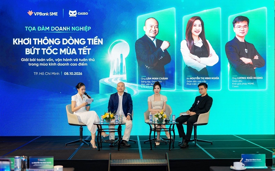 Các chuyên gia tham gia tọa đàm (từ phải sang trái): ông Lương Khải Hoàng, bà Nguyễn Thị Minh Nghĩa và ông Lâm Minh Chánh Các chuyên gia tham gia tọa đàm (từ phải sang trái): ông Lương Khải Hoàng, bà Nguyễn Thị Minh Nghĩa và ông Lâm Minh Chánh