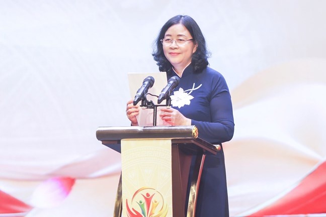 Đồng chí Bùi Thị Minh Hoài - Ủy viên Bộ Chính trị, Bí thư Trung ương Đảng, Bí thư Đảng ủy Dân vận, Mặt trận và các đoàn thể Trung ương, Chủ tịch Ủy ban Trung ương MTTQ Việt Nam phát biểu tại Chương trình Đồng chí Bùi Thị Minh Hoài - Ủy viên Bộ Chính trị, Bí thư Trung ương Đảng, Bí thư Đảng ủy Dân vận, Mặt trận và các đoàn thể Trung ương, Chủ tịch Ủy ban Trung ương MTTQ Việt Nam phát biểu tại Chương trình