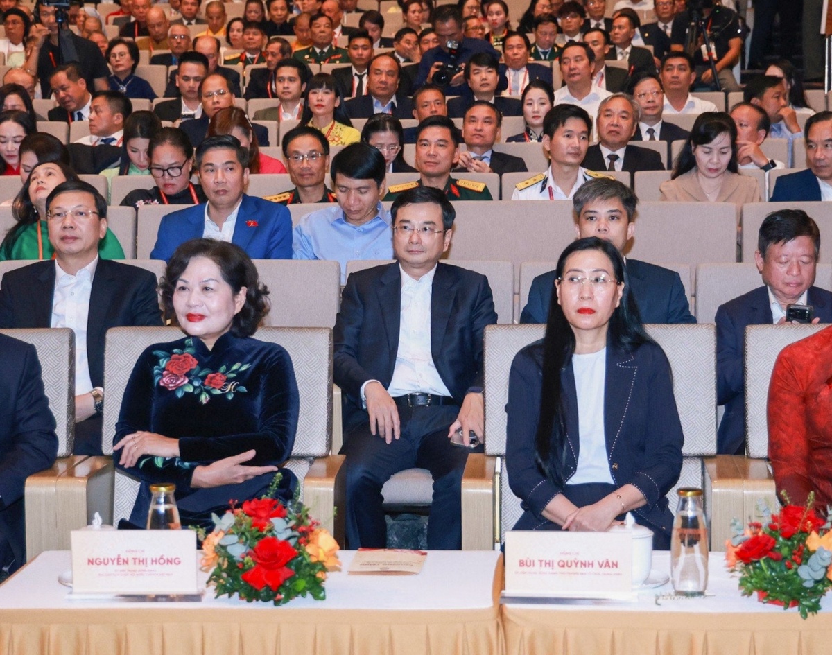 Phó Thống đốc NHNN Phạm Thanh Hà (ngồi giữa hàng thứ 2) tham dự Chương trình Phó Thống đốc NHNN Phạm Thanh Hà (ngồi giữa hàng thứ 2) tham dự Chương trình