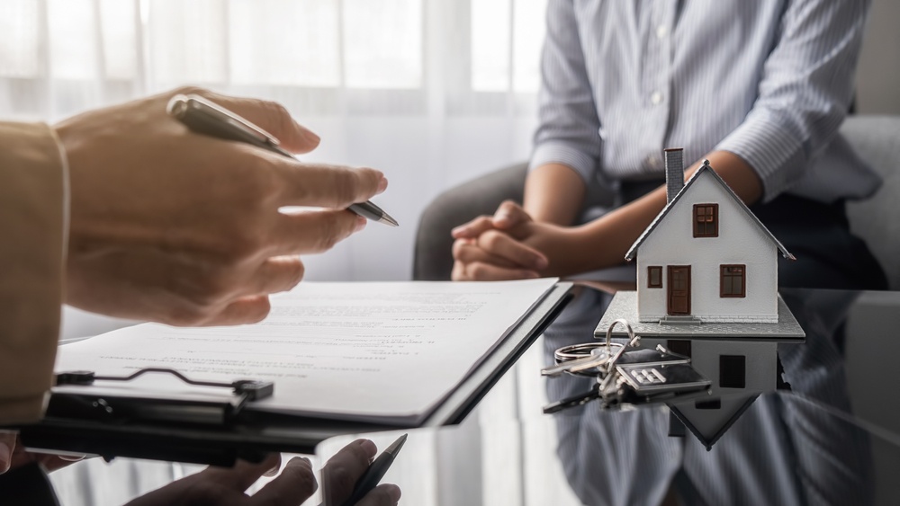 Đã trả hết nợ nhưng ngân hàng chưa giải chấp tài sản, phải làm sao?