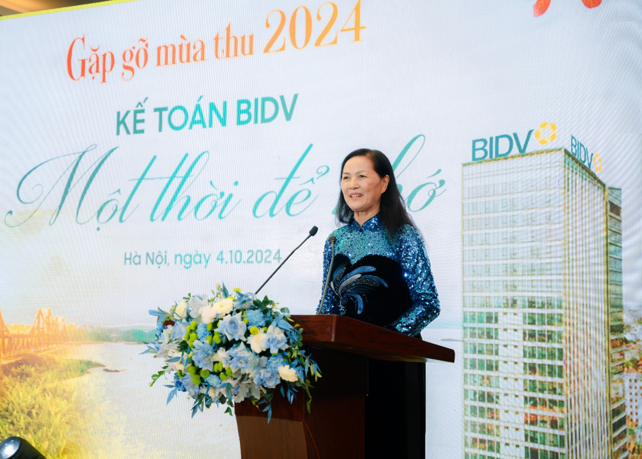 Chị Ngô Thị Ất - Nguyên Kế toán trưởng BIDV Chị Ngô Thị Ất - Nguyên Kế toán trưởng BIDV