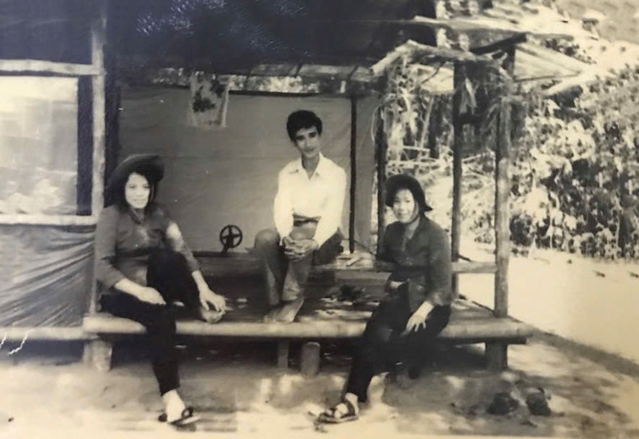 Đoàn cán bộ kinh tài tại căn cứ Tây Ninh Đoàn cán bộ kinh tài tại căn cứ Tây Ninh
