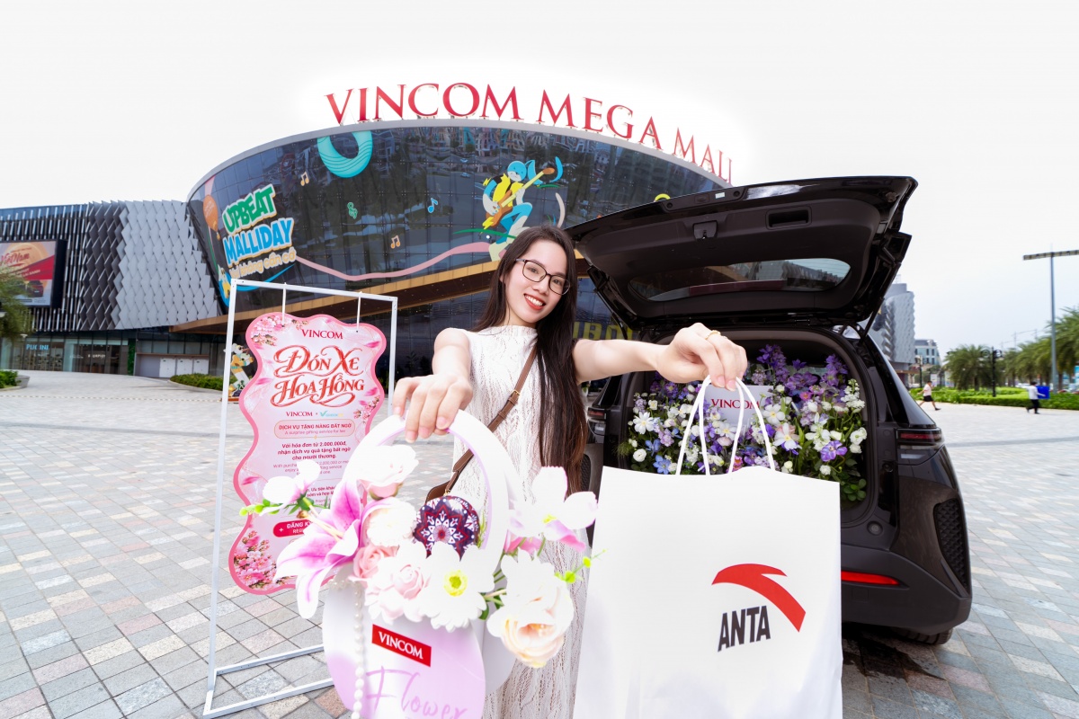 Đến Vincom dịp 20/10: Đi xe hoa hồng, tư vấn phong cách từ stylist, tận hưởng ngày hội 