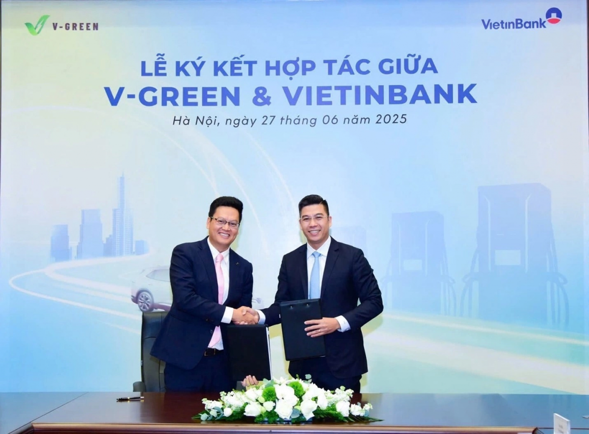 Lễ ký kết hợp tác thu xếp nguồn vốn chuyển dịch xanh giữa VietinBank và V-Green (Vingroup). Lễ ký kết hợp tác thu xếp nguồn vốn chuyển dịch xanh giữa VietinBank và V-Green (Vingroup).