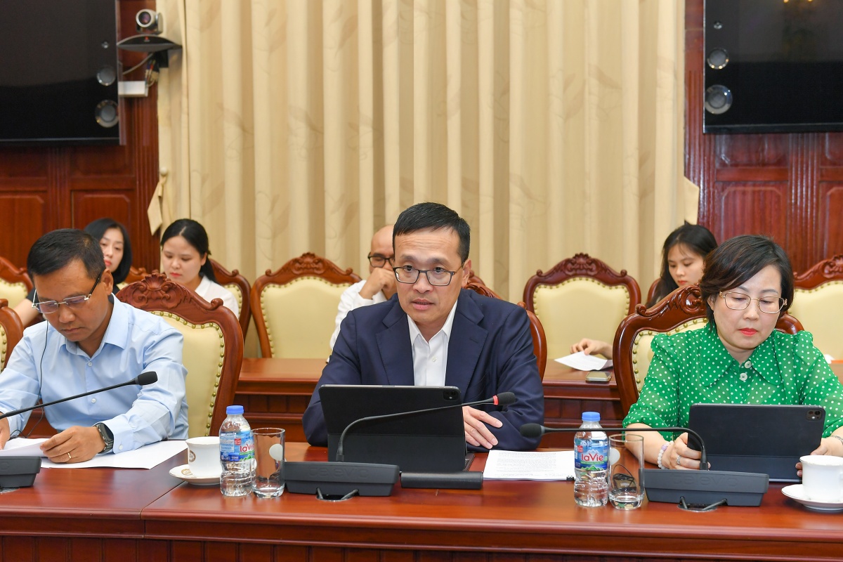 Phó Thống đốc Phạm Quang Dũng tiếp Đại sứ Thụy Sỹ, Giám đốc Hợp tác và Phát triển kinh tế SECO Phó Thống đốc Phạm Quang Dũng tiếp Đại sứ Thụy Sỹ, Giám đốc Hợp tác và Phát triển kinh tế SECO