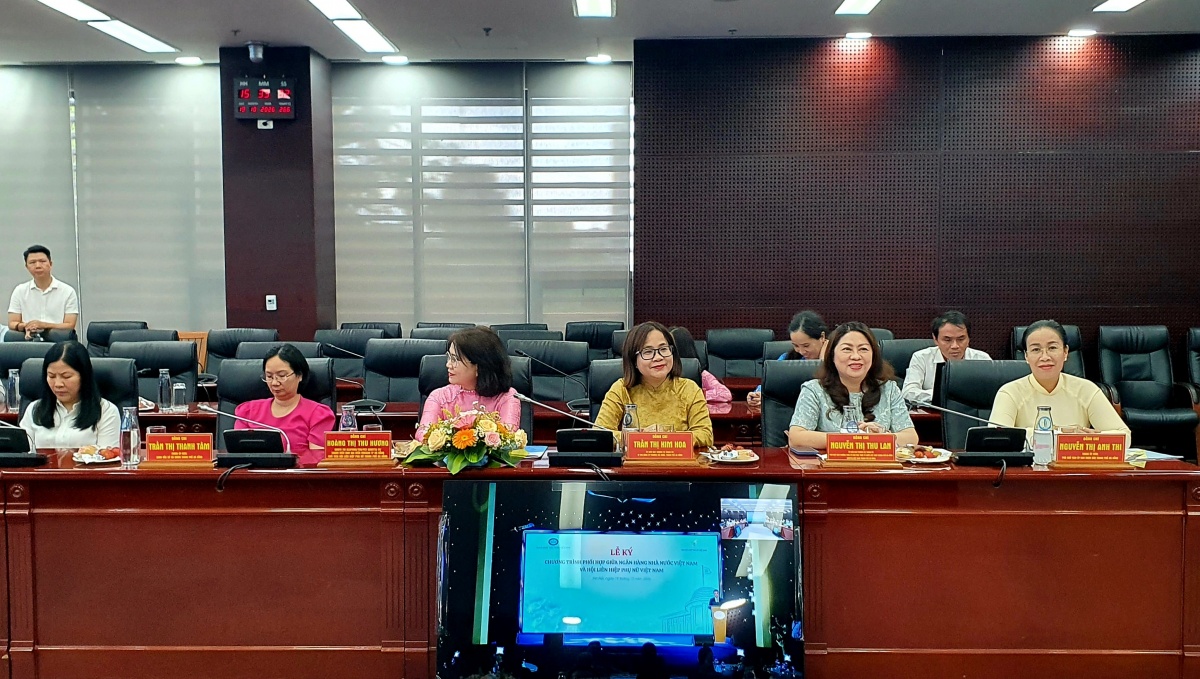 undefined NHNN Khu vực 9 ký kết chương trình phối hợp với Hội Liên hiệp Phụ nữ Đà Nẵng