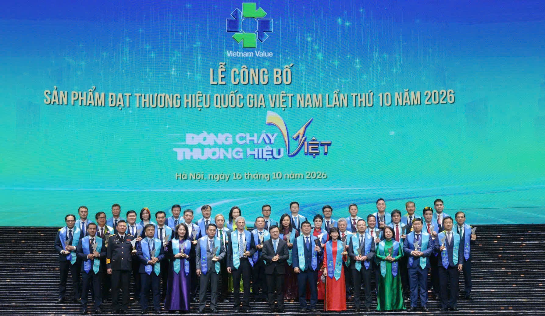 Vietcombank 10 lần liên tiếp ghi dấu Thương hiệu quốc gia, tiếp nối mạch nguồn phụng sự