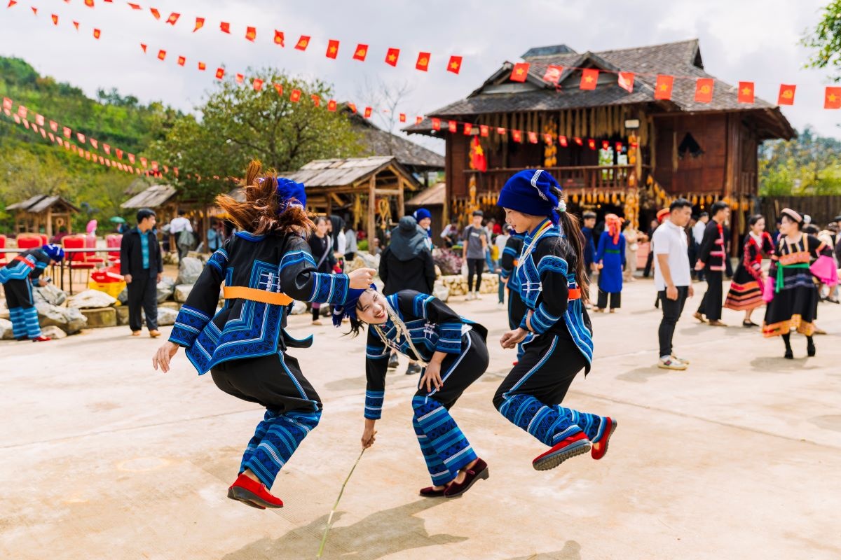  Bản Mây mang đến chiều sâu văn hóa cho chuyến đi và là lời giải cho bài toán làm du lịch hài hòa giữa bảo tồn văn hóa vùng cao và tạo sinh kế cho người dân. 