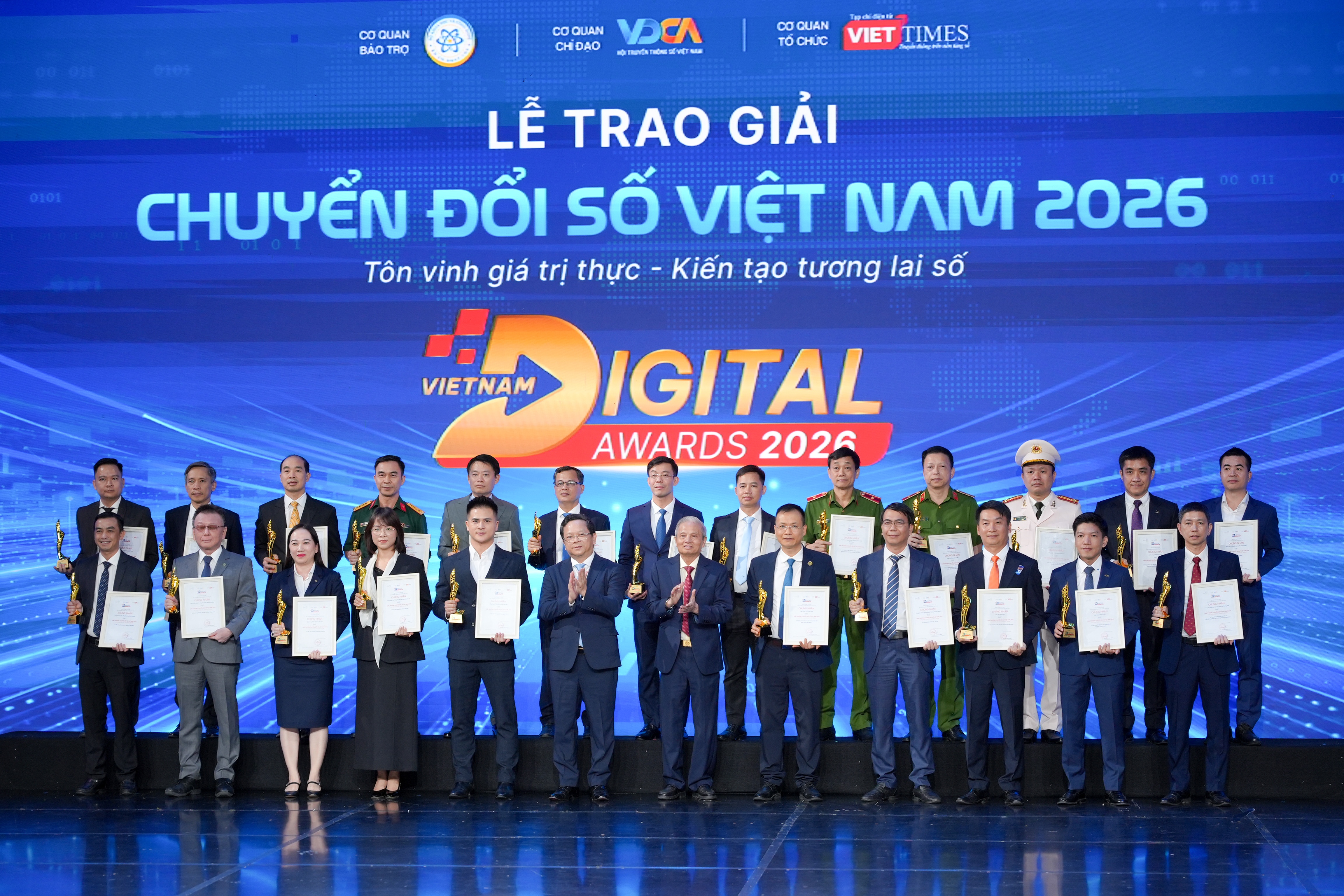 Học viện Ngân hàng nhận giải Doanh nghiệp, đơn vị sự nghiệp chuyển đổi số xuất sắc năm 2026 Học viện Ngân hàng nhận giải Doanh nghiệp, đơn vị sự nghiệp chuyển đổi số xuất sắc năm 2026