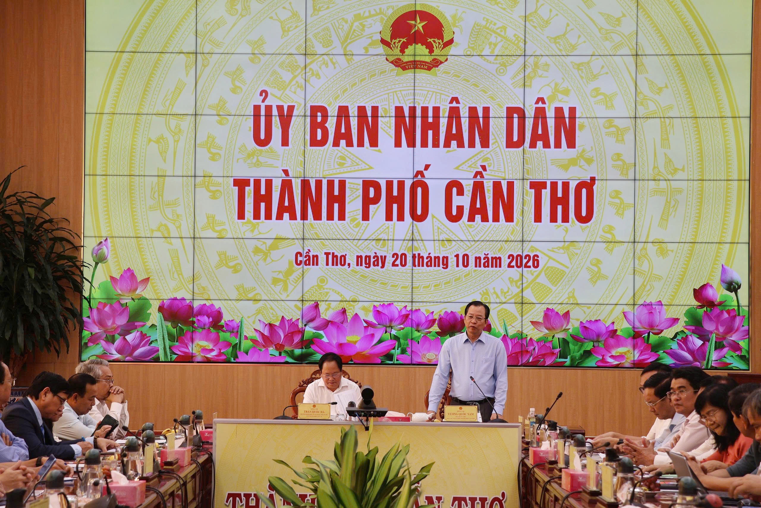 Nhiều ý kiến của các tổ chức tín dụng đã nêu lên với lãnh đạo TP. Cần Thơ - Ảnh: NHNN khu vực 14 Nhiều ý kiến của các tổ chức tín dụng đã nêu lên với lãnh đạo TP. Cần Thơ - Ảnh: NHNN khu vực 14