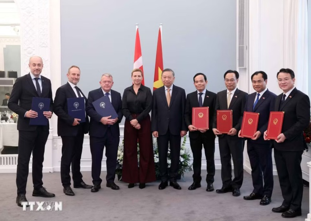 Tổng Bí thư, Chủ tịch nước Tô Lâm hội đàm với Thủ tướng Đan Mạch Mette Frederiksen Tổng Bí thư, Chủ tịch nước Tô Lâm hội đàm với Thủ tướng Đan Mạch Mette Frederiksen