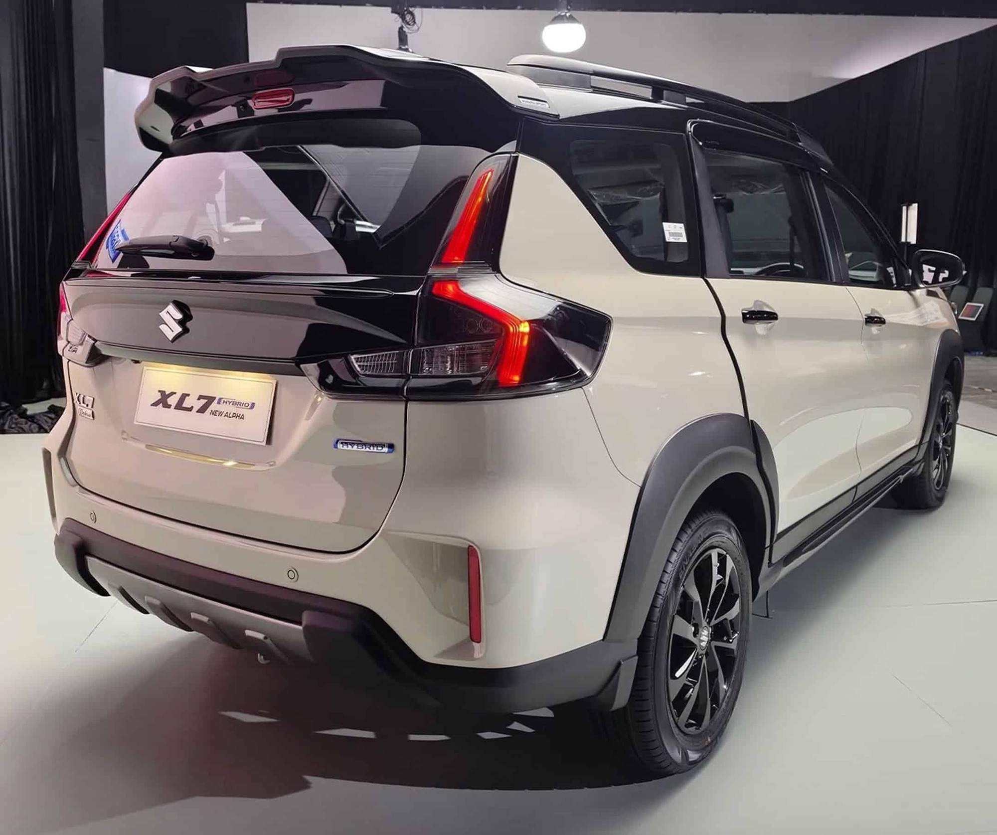 Đại lý báo Suzuki XL7 2026 ra mắt tháng này: Giá dự kiến tăng nhẹ, dễ có 2 bản cùng động cơ hybrid, tăng sức cạnh tranh Xpander - Ảnh 7.