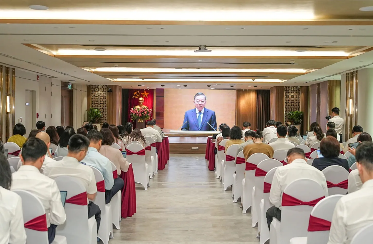 Vietcombank thực hiện học tập, quán triệt Nghị quyết của Bộ chính trị (nguồn: vietcombank.com.vn)