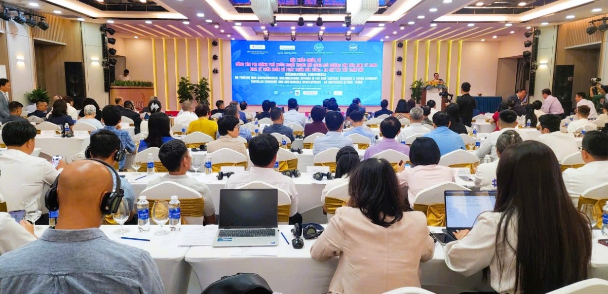 Hội thảo quốc tế “Công tác phi chính phủ nước ngoài trong bối cảnh mới hướng đến nền kinh tế xanh, kinh tế tuần hoàn và phát triển bền vững - Xu thế tất yếu toàn cầu”.
