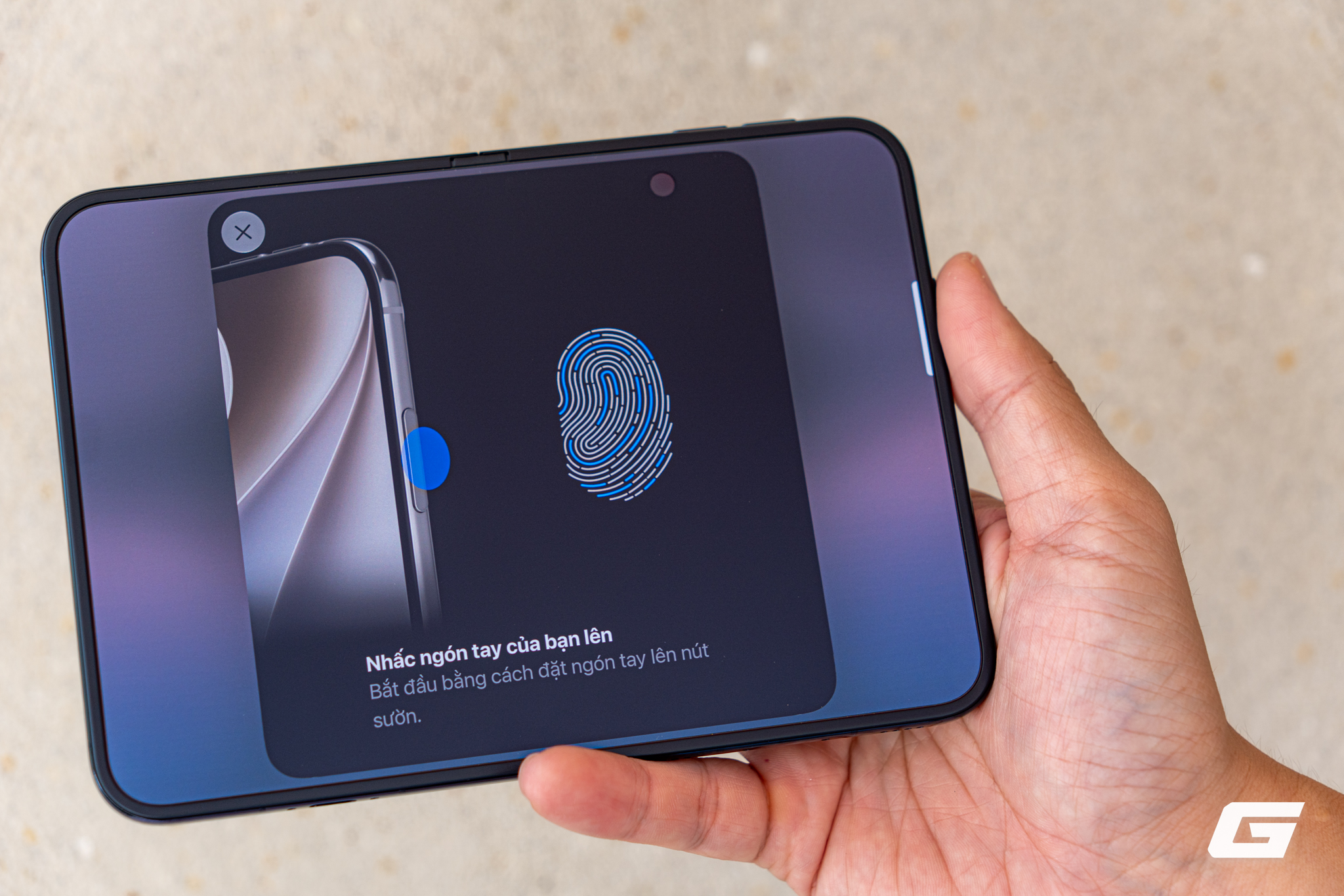 “Đập hộp” iPhone Duo chính hãng Việt Nam trước ngày giao hàng: điện thoại gập đầu tiên của Táo đóng gói ra sao? - Ảnh 20.