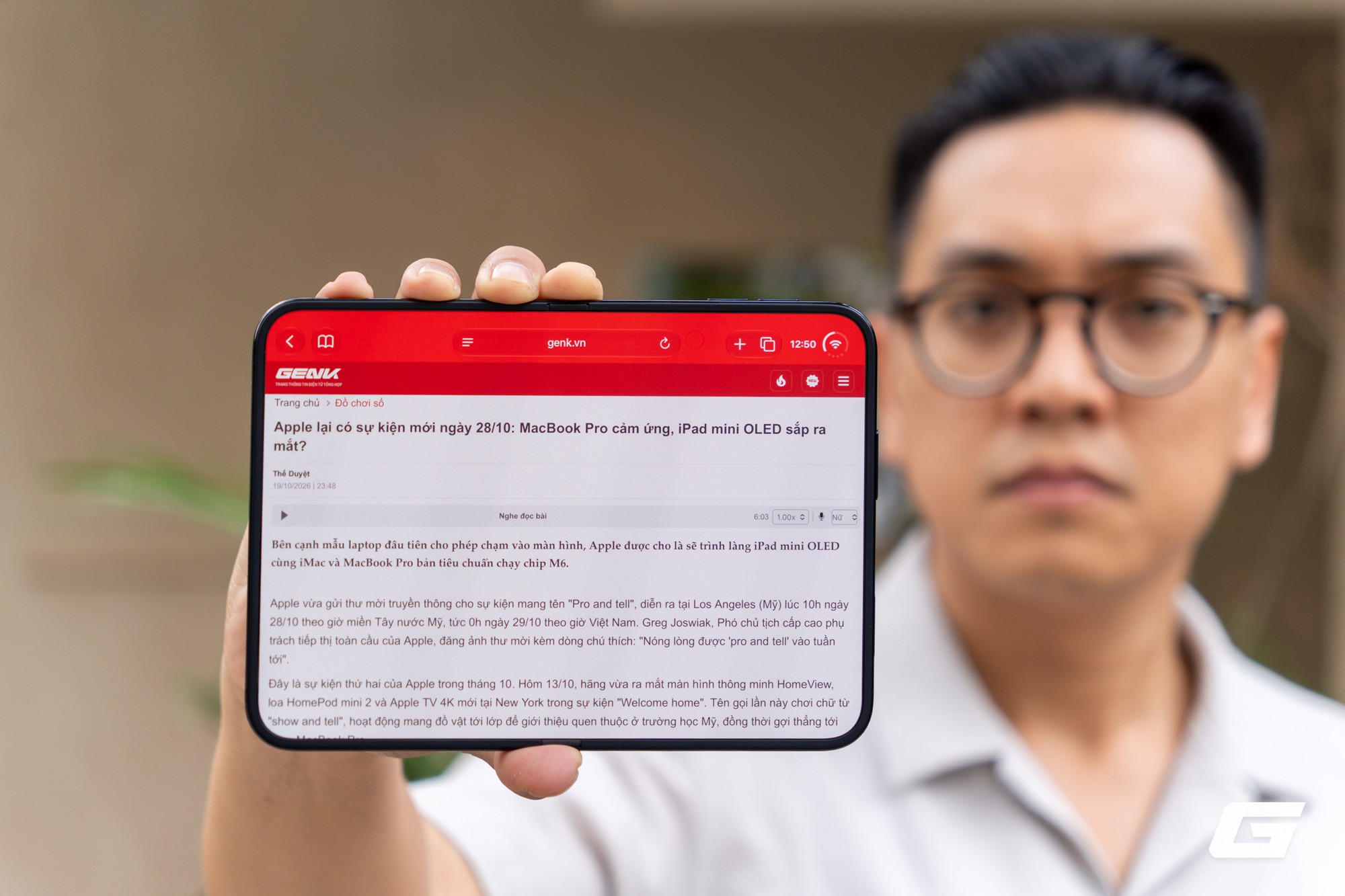 'Đập hộp' iPhone Duo chính hãng - điện thoại gập đầu tiên của Apple 'Đập hộp' iPhone Duo chính hãng - điện thoại gập đầu tiên của Apple