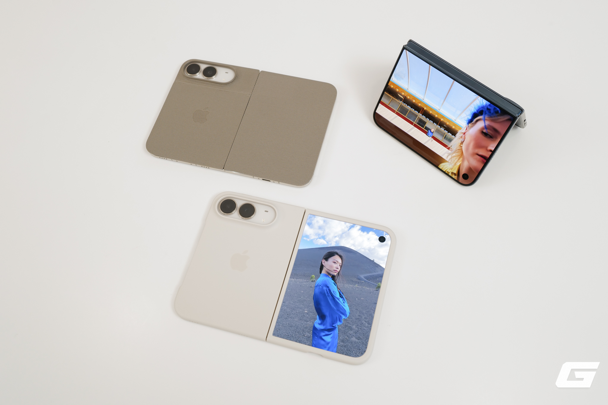“Đập hộp” iPhone Duo chính hãng Việt Nam trước ngày giao hàng: điện thoại gập đầu tiên của Táo đóng gói ra sao? - Ảnh 14.