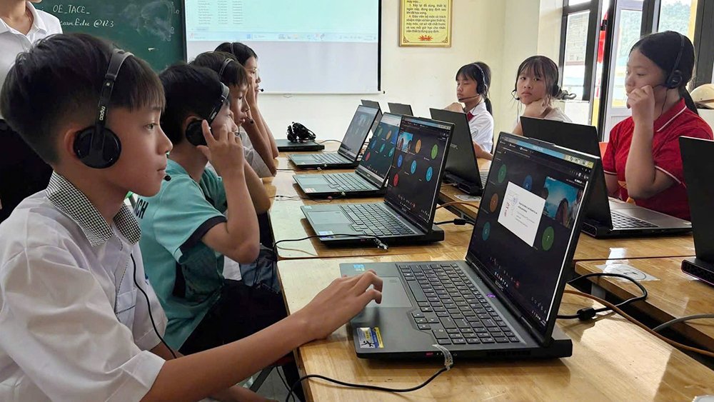 Học sinh đặc khu Cô Tô hào hứng tham gia dự án 'Tiếng Anh cho em'
