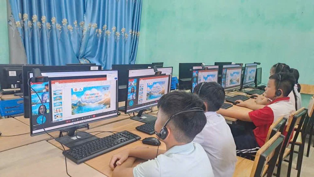Học sinh đặc khu Cô Tô hào hứng tham gia dự án 'Tiếng Anh cho em'