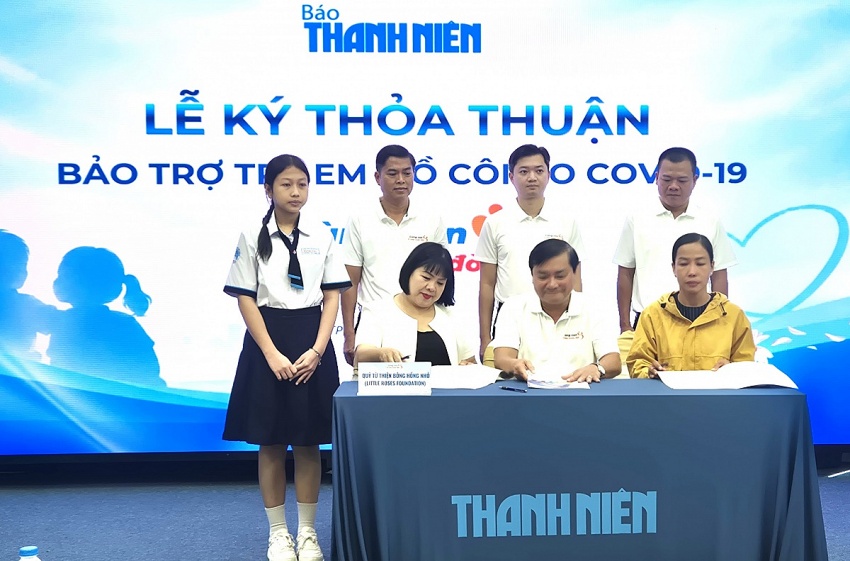 Ký thỏa thuận bảo trợ cho trẻ mồ côi trong chương trình “Cùng con đi tiếp cuộc đời” Ký thỏa thuận bảo trợ cho trẻ mồ côi trong chương trình “Cùng con đi tiếp cuộc đời”