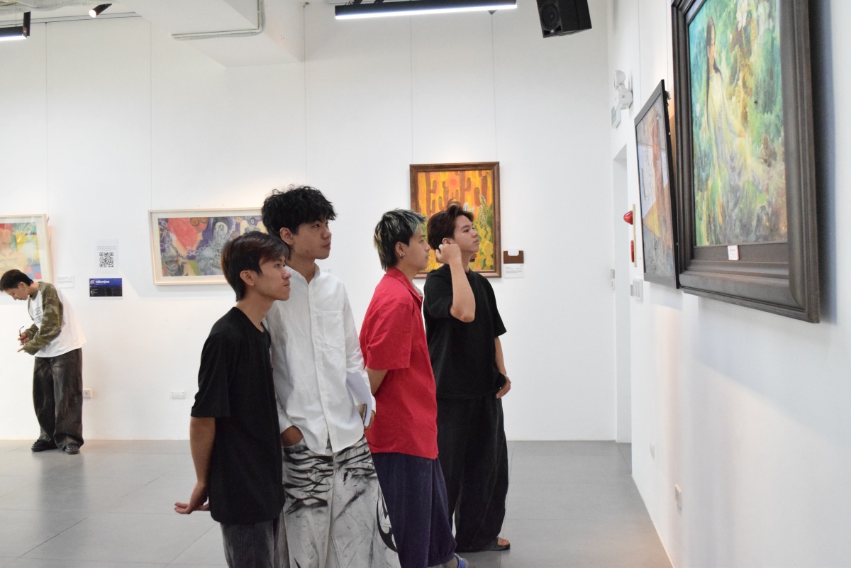Triển lãm “Miền Mộng”: Kết nối nghệ thuật tương tác với hoạt động vì cộng đồng Triển lãm “Miền Mộng”: Kết nối nghệ thuật tương tác với hoạt động vì cộng đồng