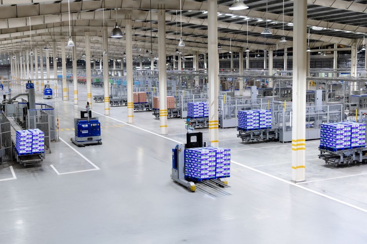 Tại Nhà máy Mega, nhiều ý tưởng cải tiến xuất phát từ chính những người trực tiếp vận hành dây chuyền, máy móc (Ảnh: Minh Anh). Tại Nhà máy Mega, nhiều ý tưởng cải tiến xuất phát từ chính những người trực tiếp vận hành dây chuyền, máy móc (Ảnh: Minh Anh).