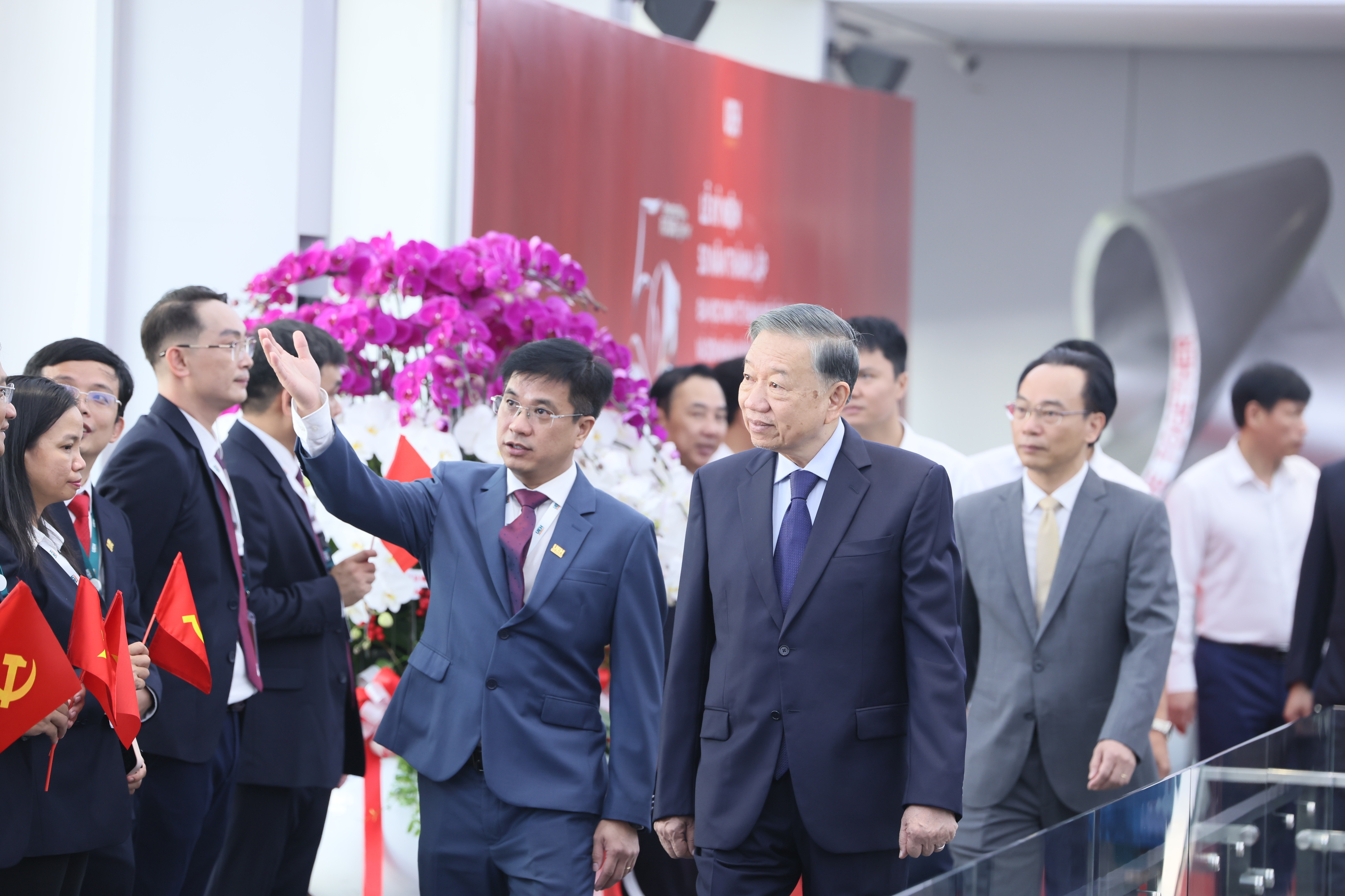 Tổng Bí thư, Chủ tịch nước Tô Lâm trao Huân chương Lao động hạng Nhất cho Đại học Kinh tế TP. Hồ Chí Minh Tổng Bí thư, Chủ tịch nước Tô Lâm trao Huân chương Lao động hạng Nhất cho Đại học Kinh tế TP. Hồ Chí Minh