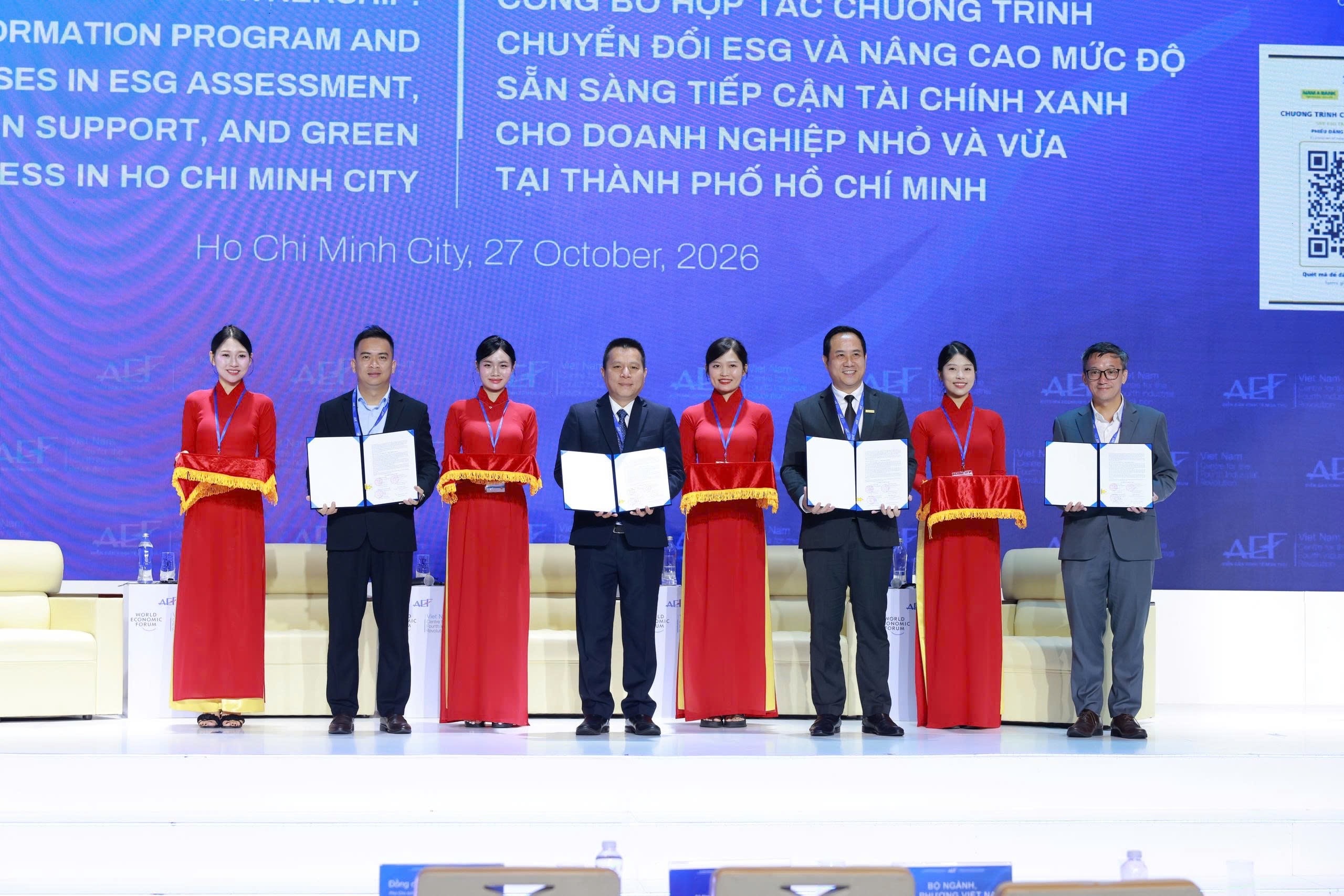 Nam A Bank ký kết hợp tác với các đối tác. Nam A Bank ký kết hợp tác với các đối tác.