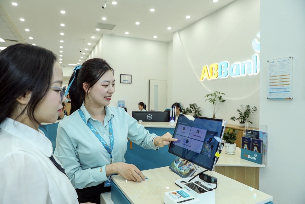 Ký kết đa bên, ABBank cùng đối tác lớn kết nối hệ sinh thái đa ngành, mở rộng giải pháp tài chính Ký kết đa bên, ABBank cùng đối tác lớn kết nối hệ sinh thái đa ngành, mở rộng giải pháp tài chính