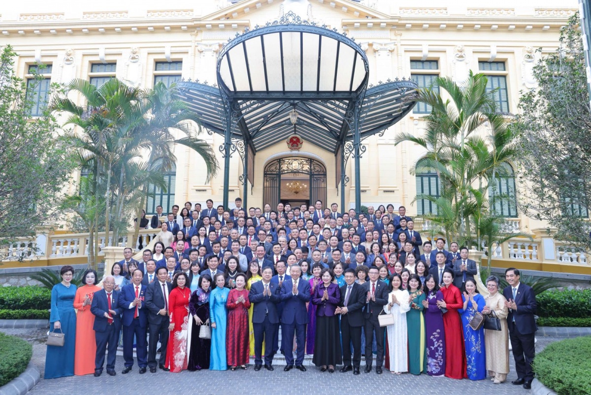 Doanh nhân học tập tư tưởng Hồ Chí Minh: Sức mạnh nội sinh để doanh nghiệp Việt 'vươn mình', định vị thương hiệu (Kỳ 1) Doanh nhân học tập tư tưởng Hồ Chí Minh: Sức mạnh nội sinh để doanh nghiệp Việt 'vươn mình', định vị thương hiệu (Kỳ 1)