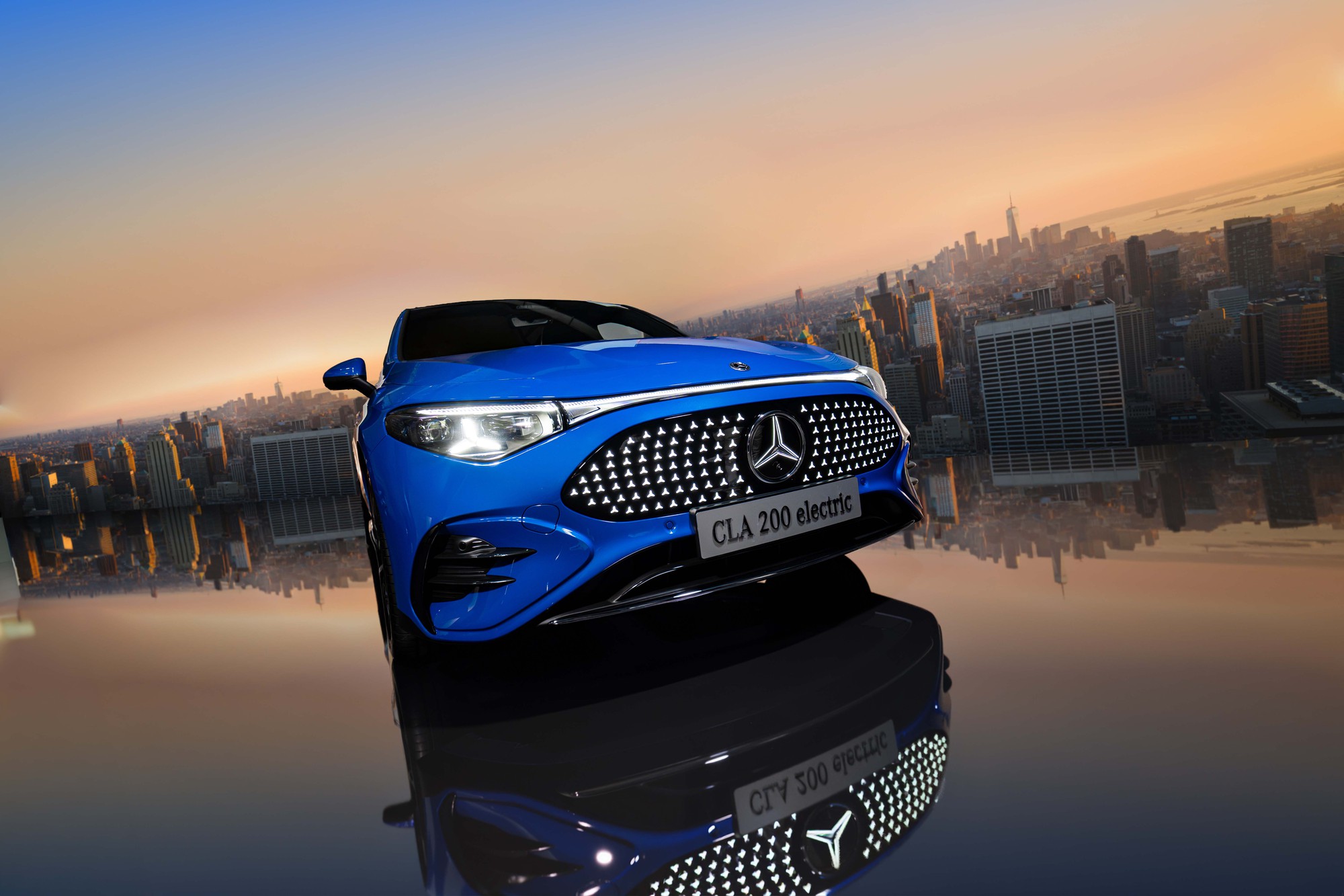 Mercedes-Benz CLA 200 chốt giá 1,59 tỷ: Đi gần 550km/sạc, nội thất 3 màn hình, có thể dùng tay cầm Playstation để chơi game - Ảnh 8.