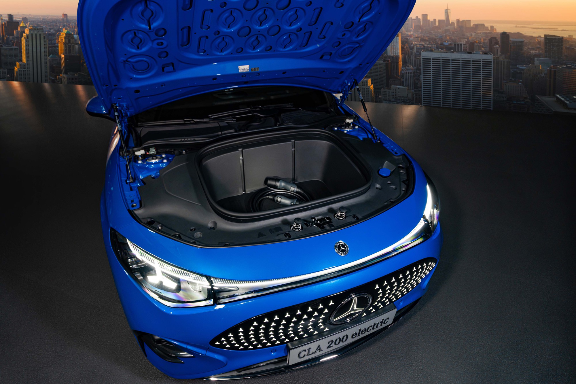 Mercedes-Benz CLA 200 chốt giá 1,59 tỷ: Đi gần 550km/sạc, nội thất 3 màn hình, có thể dùng tay cầm Playstation để chơi game - Ảnh 9.