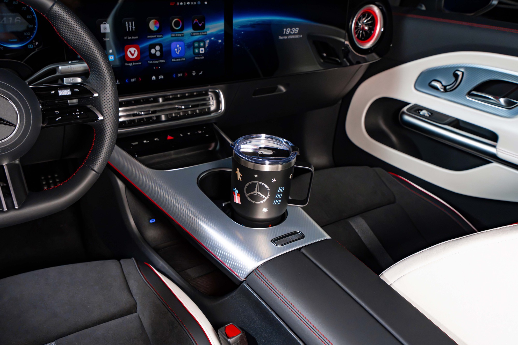 Mercedes-Benz CLA 200 chốt giá 1,59 tỷ: Đi gần 550km/sạc, nội thất 3 màn hình, có thể dùng tay cầm Playstation để chơi game - Ảnh 18.