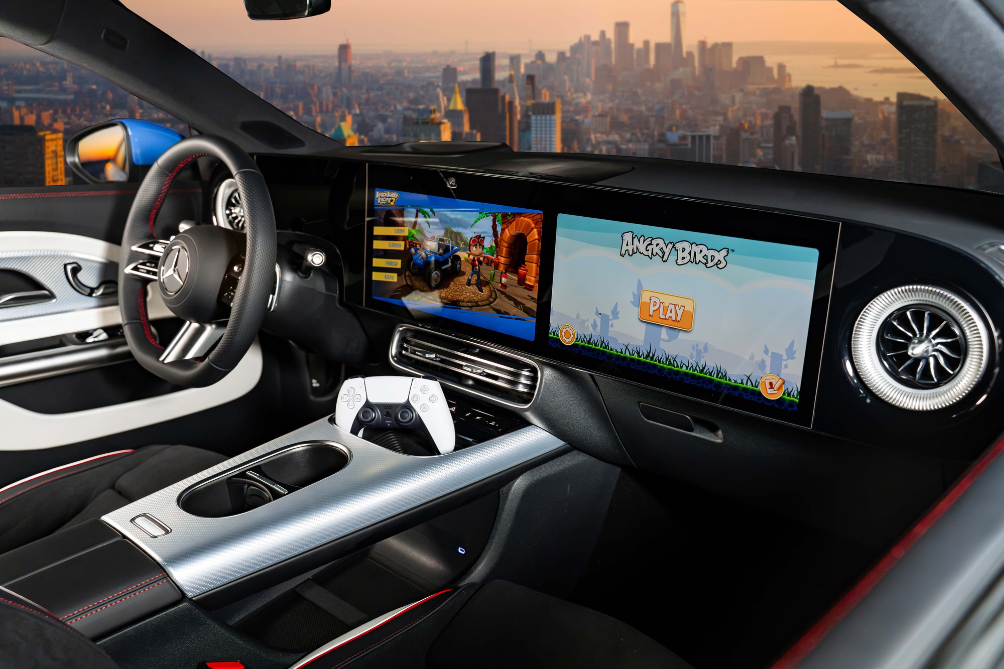 Mercedes-Benz CLA 200 chốt giá 1,59 tỷ: Đi gần 550km/sạc, nội thất 3 màn hình, có thể dùng tay cầm Playstation để chơi game - Ảnh 3.