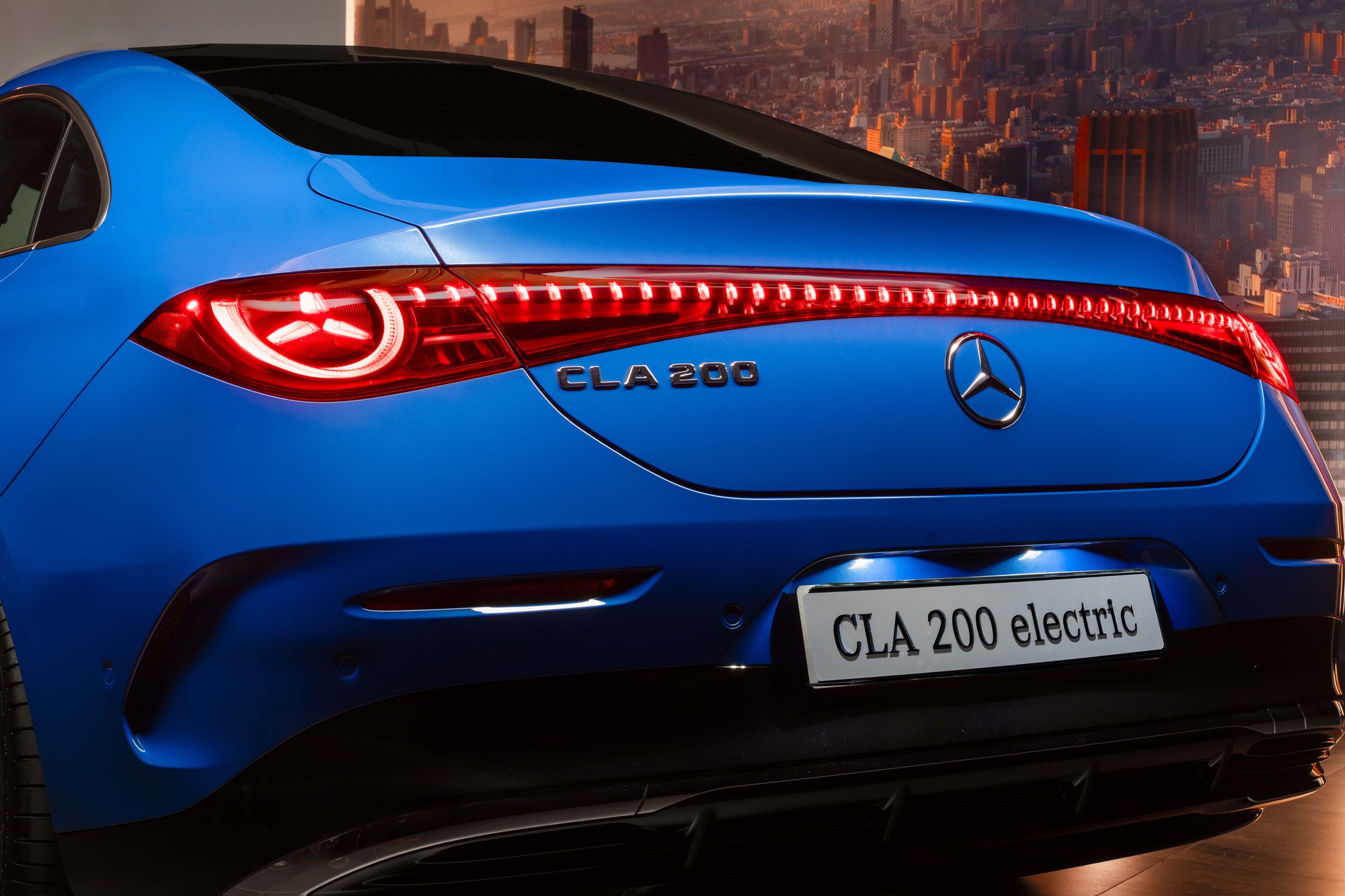 Mercedes-Benz CLA 200 chốt giá 1,59 tỷ: Đi gần 550km/sạc, nội thất 3 màn hình, có thể dùng tay cầm Playstation để chơi game - Ảnh 12.