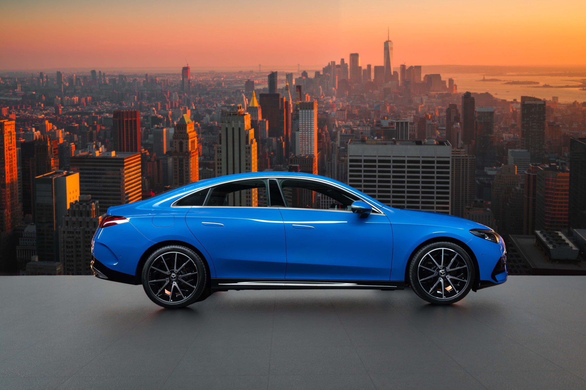 Mercedes-Benz CLA 200 chốt giá 1,59 tỷ: Đi gần 550km/sạc, nội thất 3 màn hình, có thể dùng tay cầm Playstation để chơi game - Ảnh 13.