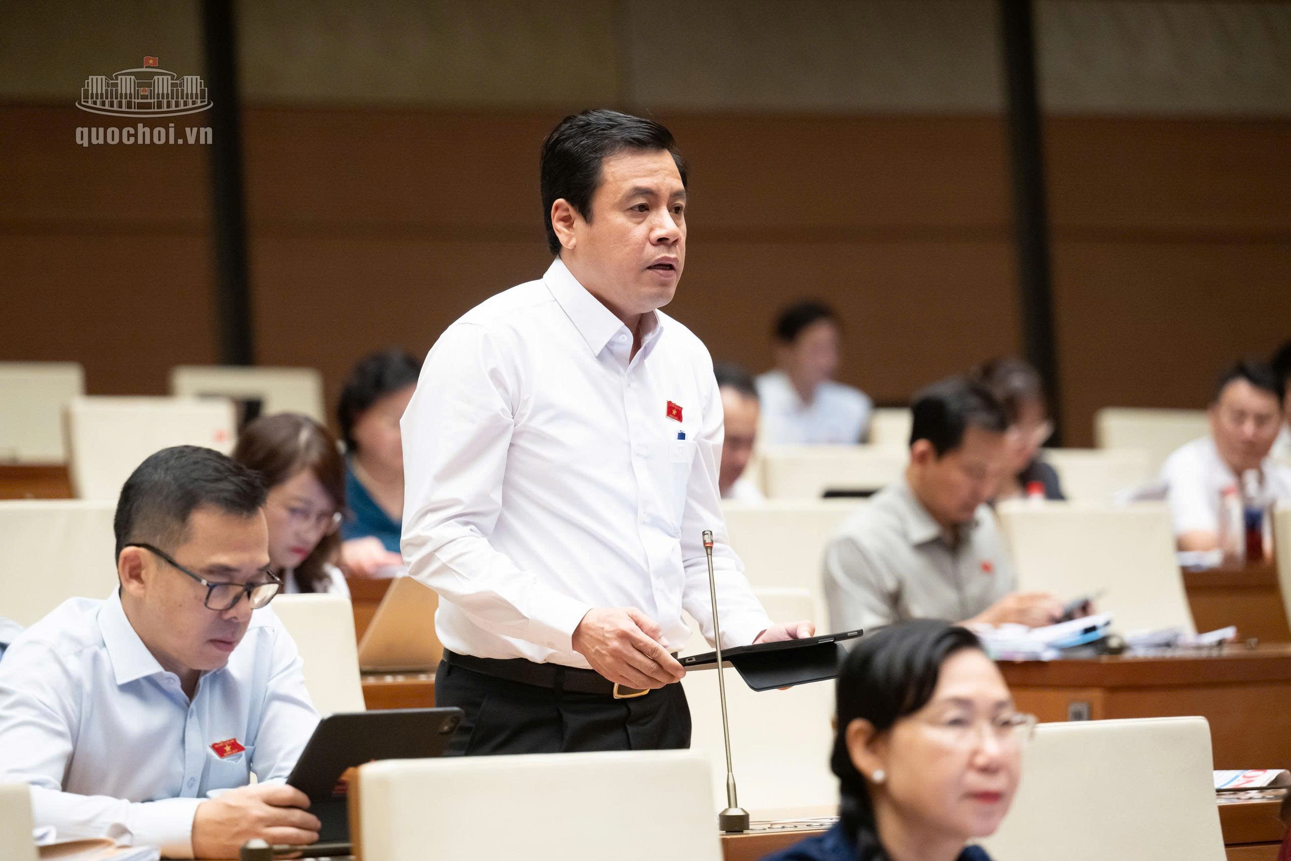Kiểm soát chặt tiền đặt cọc, bảo lãnh mua nhà hình thành trong tương lai