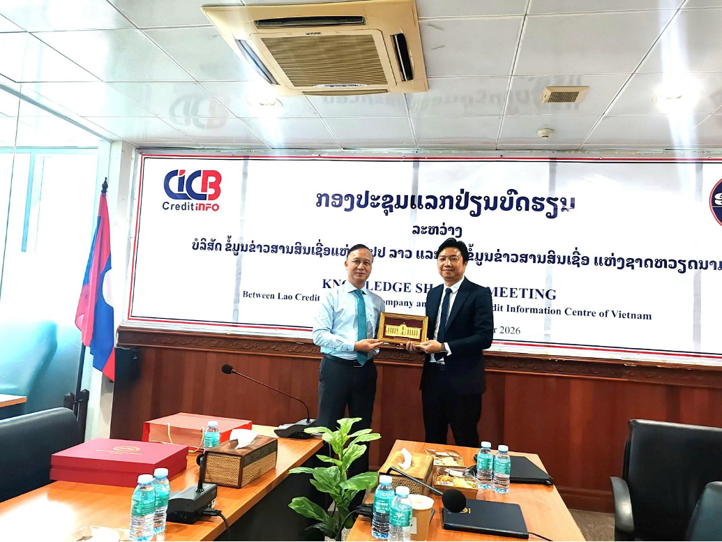 CIC chia sẻ kinh nghiệm, hỗ trợ nâng cao năng lực hoạt động thông tin tín dụng tại Lào CIC chia sẻ kinh nghiệm, hỗ trợ nâng cao năng lực hoạt động thông tin tín dụng tại Lào