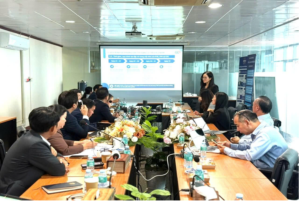 CIC chia sẻ kinh nghiệm, hỗ trợ nâng cao năng lực hoạt động thông tin tín dụng tại Lào CIC chia sẻ kinh nghiệm, hỗ trợ nâng cao năng lực hoạt động thông tin tín dụng tại Lào